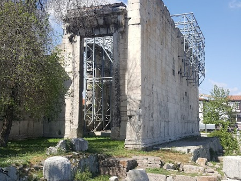 Augustus Tapınağı image