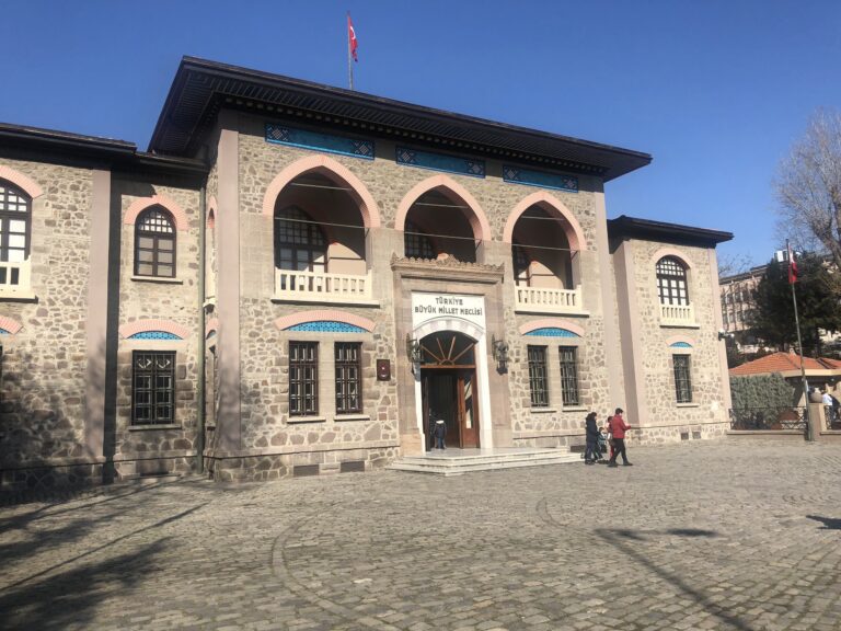 Tarihi Meclis Binası